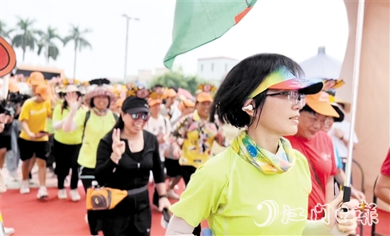 在2023新會(huì)區(qū)大鰲鎮(zhèn)“笑蝦蝦”水鄉(xiāng)旅游節(jié)上，全民休閑健步走活動(dòng)吸引市民踴躍參與。