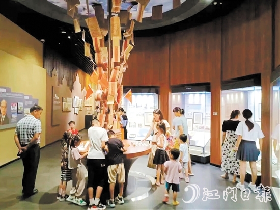 開平豐富的文化展覽，讓市民、游客在這個小長假過得有“知”有味。