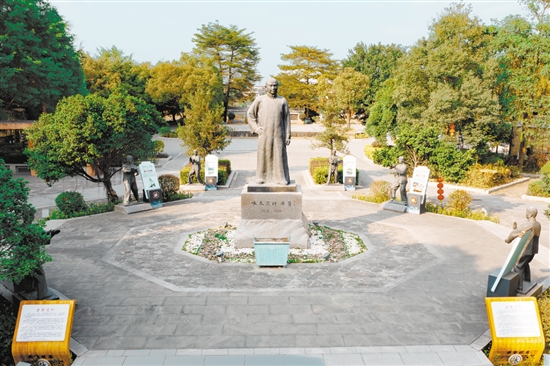 梁贊公園為紀(jì)念詠春宗師梁贊而建。