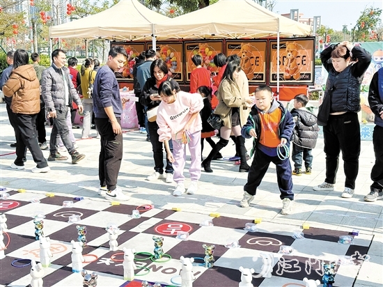 鶴山市2024迎新春文藝演出暨歡樂游園活動。何雯意