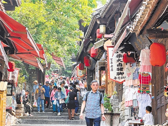 青巖古鎮(zhèn)古色古香。