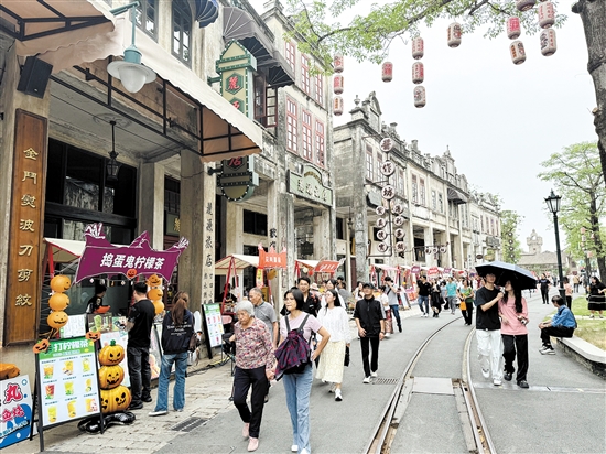 江門(mén)智慧旅游項(xiàng)目紛紛上線，助力游客更好地游玩。圖為開(kāi)平赤坎華僑古鎮(zhèn)。