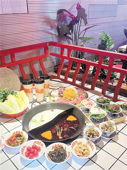 食用一頓火鍋的時間最好控制在1個小時之內(nèi)，次數(shù)以一周一次為宜。