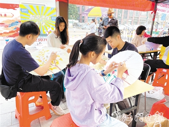 中福社區(qū)創(chuàng)新打造的“親鄰之家”環(huán)境優(yōu)美、設(shè)施齊備。