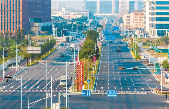 江海區(qū)交通路網(wǎng)逐漸完善，為經(jīng)濟(jì)發(fā)展注入澎湃動(dòng)力。