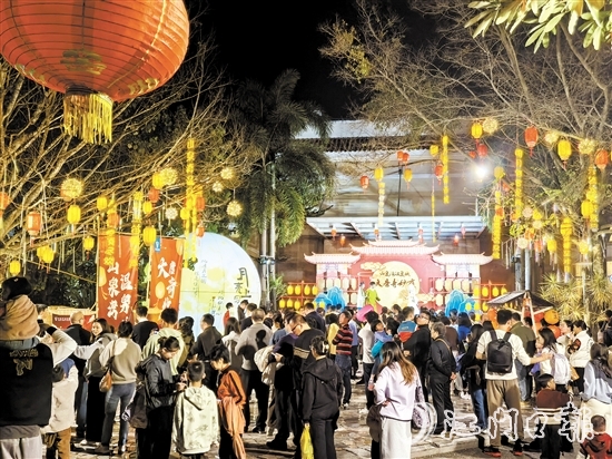 春節(jié)假期，恩平市各大景區(qū)推出了豐富多彩的活動(dòng)，吸引了大批游客。