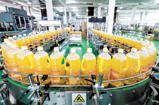 廣東合興食用油有限公司位于廣東省農(nóng)產(chǎn)品加工示范區(qū)（江門臺(tái)山）斗山園區(qū)，曾獲“中國(guó)放心食品信譽(yù)品牌”“廣東省名牌產(chǎn)品”等榮譽(yù)稱號(hào)。