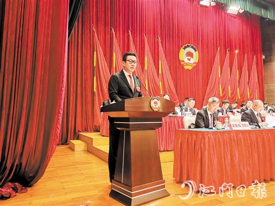 新會區(qū)政協(xié)香港聯(lián)絡組代表利承武。