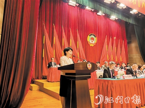 致公黨新會區(qū)總支部委員會代表盧少芳。