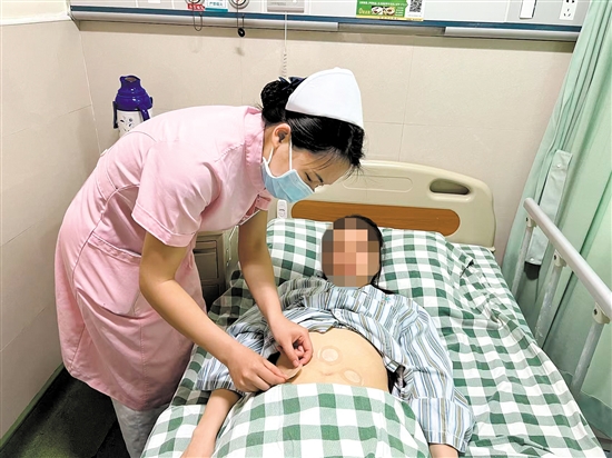中醫(yī)特色療法治療脾虛患者。
