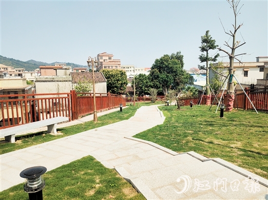 后山公園曾經(jīng)雜草叢生，現(xiàn)在改造成為村里的一個(gè)“綠色空間”。
