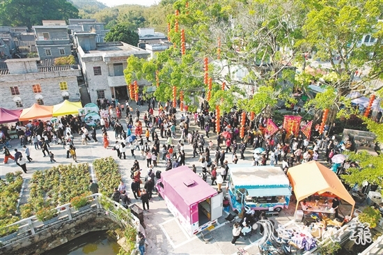 2024年，逾50萬人次游客在桂水村流連于僑村書屋、青年部落、濕地花海與非遺展演之間。
