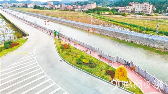 赤溪鎮(zhèn)通過岸線整治、慢行系統(tǒng)建設(shè)、危橋改造等一系列措施，讓白宵河實(shí)現(xiàn)從單一防洪功能向綜合生態(tài)廊道的華麗轉(zhuǎn)身。