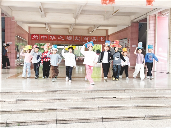 “數(shù)學π對”實現(xiàn)了“玩中學，學中樂”。