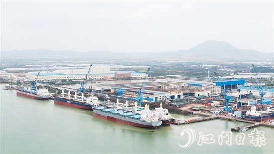 船舶與海工裝備、新材料、金屬制品三大主導(dǎo)產(chǎn)業(yè)有力拉動(dòng)古井鎮(zhèn)經(jīng)濟(jì)發(fā)展。