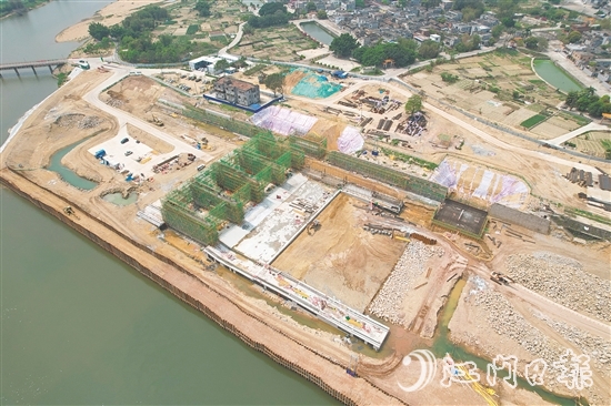 東成水閘重建工程施工現(xiàn)場。