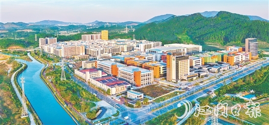 鳥瞰新會智造產(chǎn)業(yè)園大澤園區(qū)。
