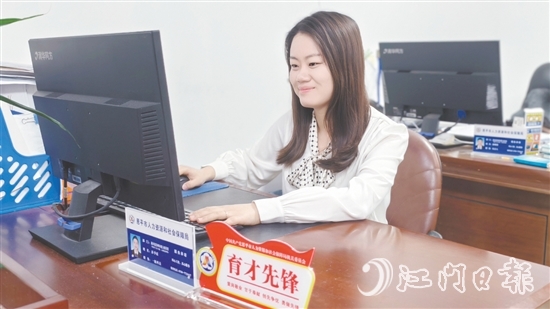 “人社先鋒”亮牌，發(fā)揮示范效應(yīng)。