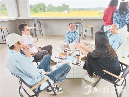 經(jīng)過修葺的謝永寬故居不僅在庭院設(shè)計上融入紅色文創(chuàng)元素，還在周邊創(chuàng)新引入稻田咖啡館業(yè)態(tài)。