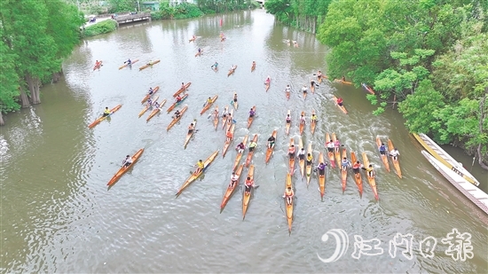 單人龍虱賽開賽，選手們競(jìng)逐“水上馬拉松”。