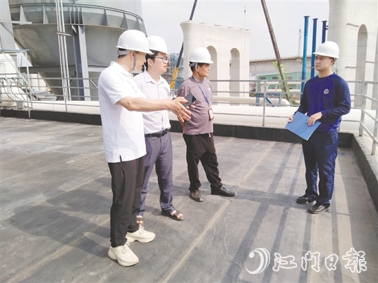 三江鎮(zhèn)多個(gè)部門(mén)到企業(yè)開(kāi)展“綜合一體查”上門(mén)服務(wù)行動(dòng)。