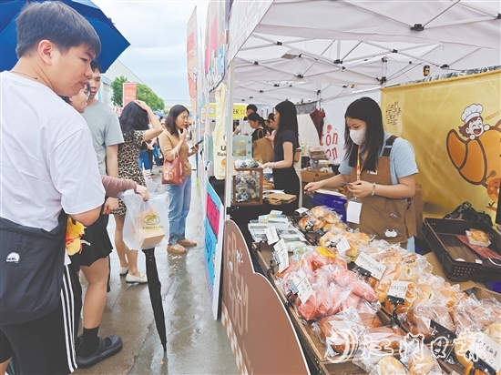 琳瑯滿目的面包讓人食指大動(dòng)。