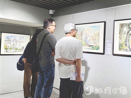 展覽吸引了不少市民前來參觀。