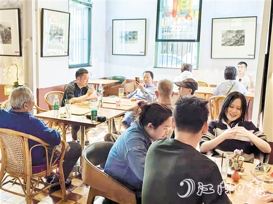 臺(tái)山民宿既保留了歷史肌理，又賦予了建筑現(xiàn)代功能。