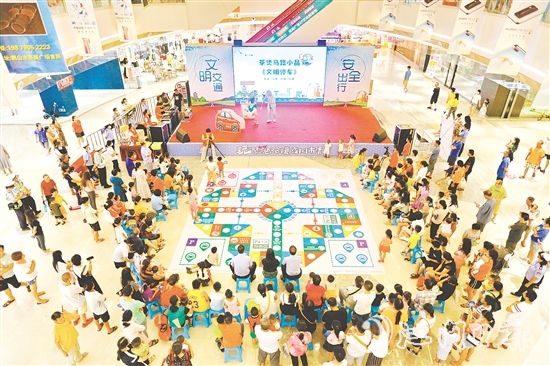 鶴山市有序開展、深化推進(jìn)全國文明城市創(chuàng)建十大專項整治及十大文明提升行動，全面提升城市精細(xì)化管理水平。