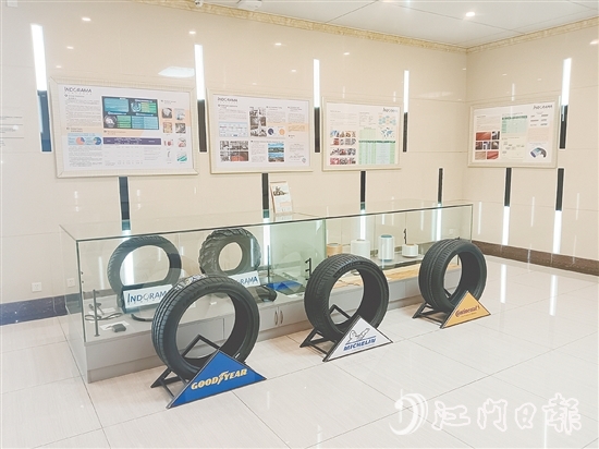 銀都拉瑪現(xiàn)為中國(guó)最大、世界規(guī)模第二的輪胎用聚酯浸膠簾子布制造商。