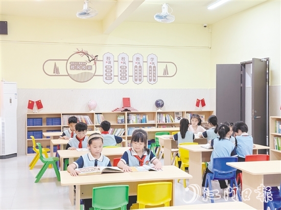 臺山市堅持以“書香臺山”建設(shè)為統(tǒng)領(lǐng)，推動全民閱讀蔚然成風(fēng)。