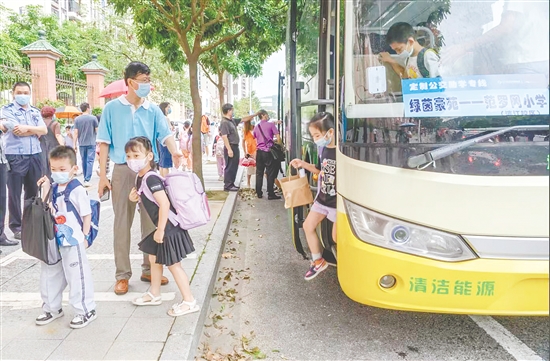 范羅岡濱江小學的定制公交線路覆蓋了周邊多個小區(qū)。