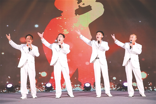 22支參賽隊(duì)伍以飽滿的熱情和精湛的技藝，演繹了一首首經(jīng)典軍旅歌曲。