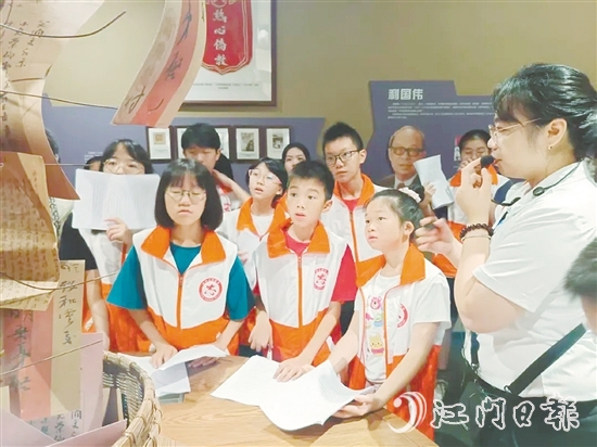培訓(xùn)班課程將理論培訓(xùn)與實(shí)踐研學(xué)相結(jié)合，以提升學(xué)員的講解能力，深化對開平歷史文化的認(rèn)識。