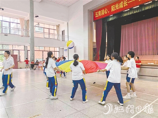 ▲新會區(qū)進(jìn)一步完善青少年心理教育體系建設(shè)。