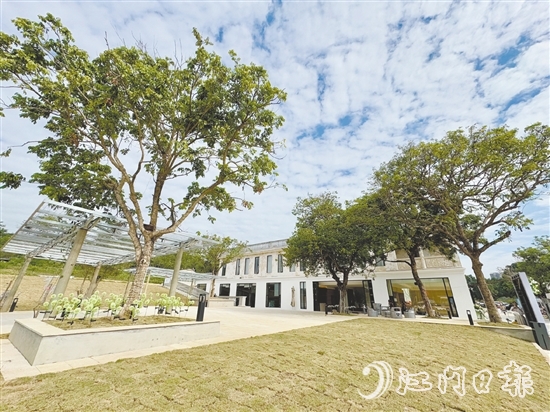 三合鎮(zhèn)內(nèi)新項(xiàng)目相繼落地生根、蓬勃發(fā)展。