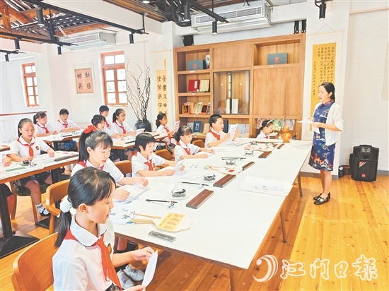 “無負今日?少年讀書班”在梁啟超故居新華悅讀空間舉行。
