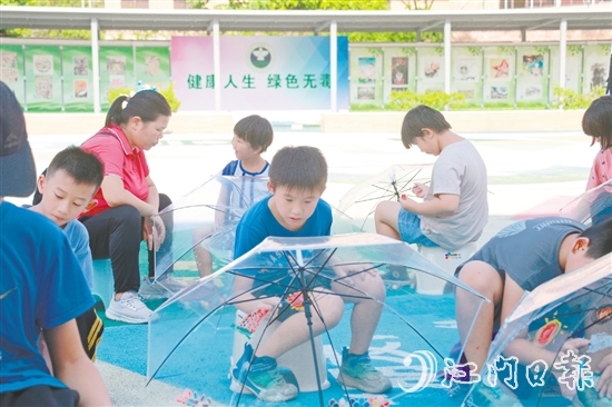恩平市禁毒教育基地常態(tài)化策劃開展多樣化“禁毒+”主題宣教活動(dòng)。