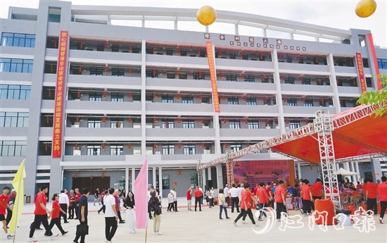 嶄新的臺山排球運動學校綜合訓練大樓將助力培養(yǎng)更多排球人才。