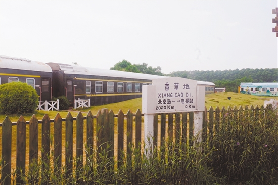 鶴山香草地景區(qū)已經(jīng)建成10多個(gè)主題園區(qū)。