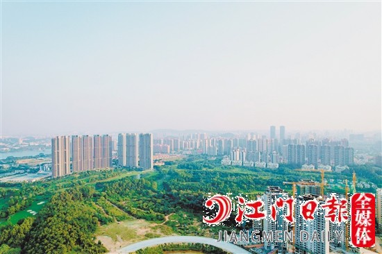 江發(fā)置業(yè)望高爾夫項(xiàng)目實(shí)景圖。