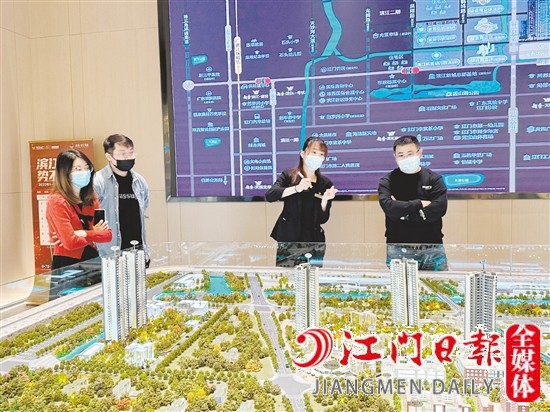 公積金優(yōu)惠政策，減輕了購(gòu)房人的資金壓力，釋放了住房消費(fèi)潛力。