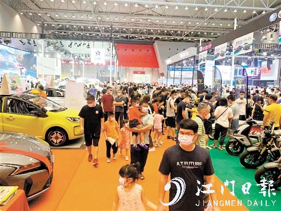 三天下來(lái)，車展現(xiàn)場(chǎng)人氣“爆棚”。