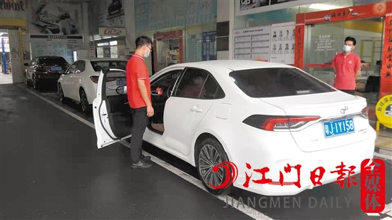 消費(fèi)者到4S店“體檢”愛(ài)車(chē)時(shí)最好提前預(yù)約。