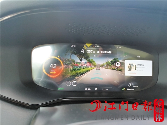 更加智能化的新能源汽車，對汽車芯片的需求更多。