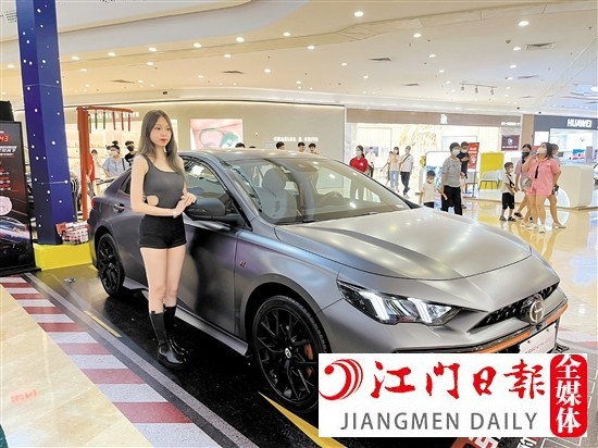 影豹R-style賽道版外觀時(shí)尚動(dòng)感。