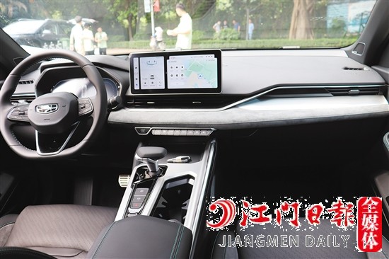 2023款星瑞配備12.3英寸的中控屏和液晶儀表盤，功能實用。