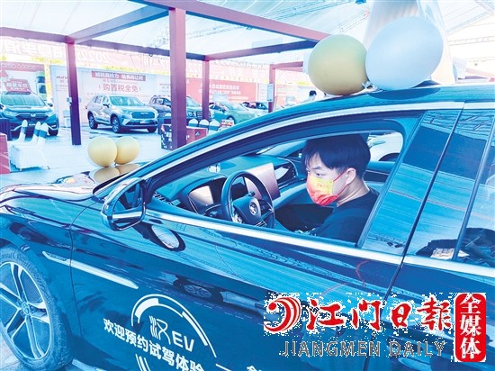 高端新能源汽車越來越受到消費(fèi)者關(guān)注。