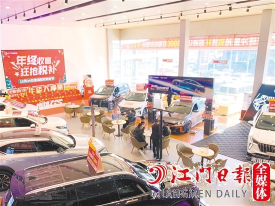 造車(chē)新勢(shì)力的中心店不但外形與傳統(tǒng)的4S店類(lèi)似，功能也比較類(lèi)似。