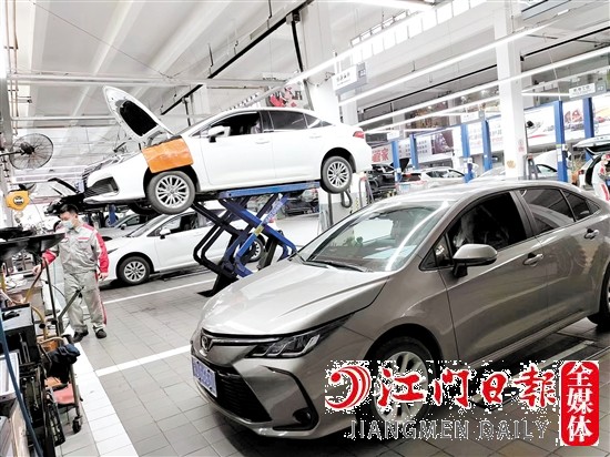4S店迎來(lái)節(jié)前車輛檢修保養(yǎng)高峰。